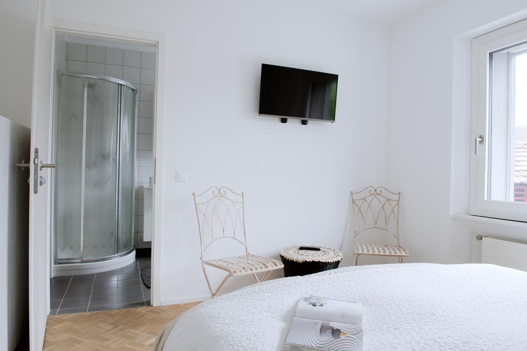 B&B Aura Rossa Quartino Ngoại thất bức ảnh