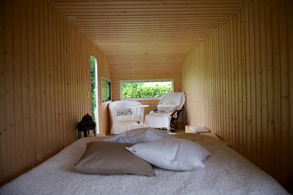 B&B Aura Rossa Quartino Ngoại thất bức ảnh